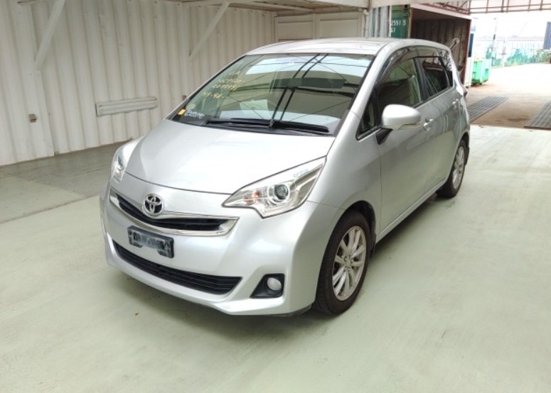 Used TOYOTA RACTIS